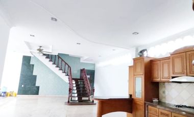 Villa di Jalan Samanhudi ( Sebelah Srikandi )