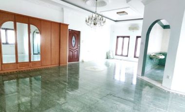 Villa di Jalan Samanhudi ( Sebelah Srikandi )