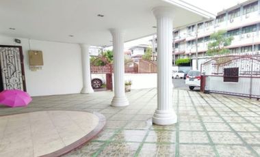 Villa di Jalan Samanhudi ( Sebelah Srikandi )