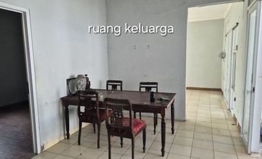 Rmh di Jl Citarum , Bogor Baru, LT 343, Bgn sekitar 150, 2lt, 5Kt, shm