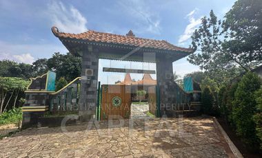 RUMAH VILLA JAVANESSE STYLE DENGAN KEBUN NAN LUAS DI PURWAKARTA