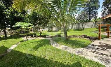 RUMAH VILLA JAVANESSE STYLE DENGAN KEBUN NAN LUAS DI PURWAKARTA