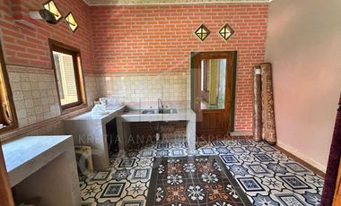 RUMAH VILLA JAVANESSE STYLE DENGAN KEBUN NAN LUAS DI PURWAKARTA