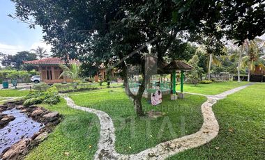 RUMAH VILLA JAVANESSE STYLE DENGAN KEBUN NAN LUAS DI PURWAKARTA