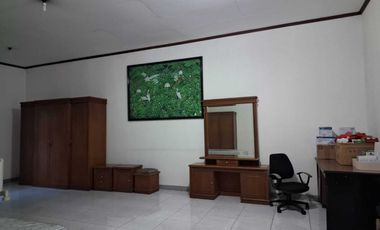 Rumah Asri  Siap Huni Di Cinere 2 lantai Hadap Barat