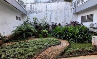 Rumah Asri  Siap Huni Di Cinere 2 lantai Hadap Barat