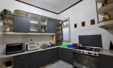 Rumah Asri  Siap Huni Di Cinere 2 lantai Hadap Barat