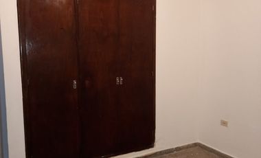 ALQUILO CASA INTERNA 2 DORM. BÂ° YOFRE NORTE!!!!!