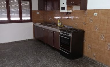 ALQUILO CASA INTERNA 2 DORM. BÂ° YOFRE NORTE!!!!!