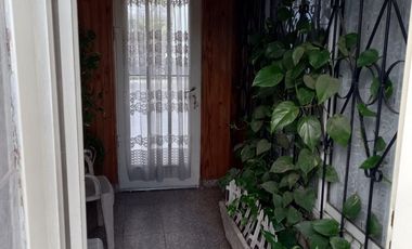 ALQUILO CASA INTERNA 2 DORM. BÂ° YOFRE NORTE!!!!!