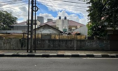 Rumah di Pondok Labu, Strategis, Bisa dibangun Ruko