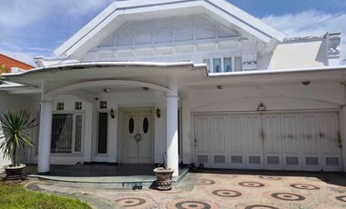 Disewakan Rumah Usaha di  Jalan Kalimantan, Gubeng, Surabaya Pusat