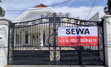 Disewakan Rumah Usaha di  Jalan Kalimantan, Gubeng, Surabaya Pusat