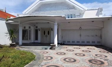 Disewakan Rumah Usaha di  Jalan Kalimantan, Gubeng, Surabaya Pusat