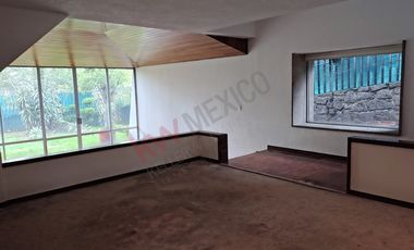CASA EN RENTA CON JARDIN Y RECAMARA EN PLANTA BAJA