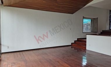 CASA EN RENTA CON JARDIN Y RECAMARA EN PLANTA BAJA