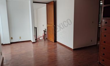 CASA EN RENTA CON JARDIN Y RECAMARA EN PLANTA BAJA