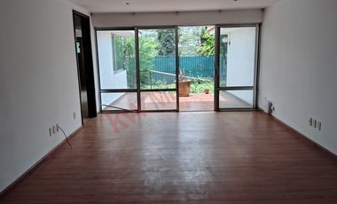 CASA EN RENTA CON JARDIN Y RECAMARA EN PLANTA BAJA