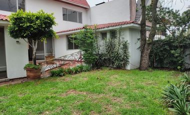 CASA EN RENTA CON JARDIN Y RECAMARA EN PLANTA BAJA