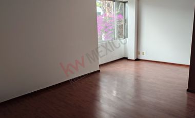 CASA EN RENTA CON JARDIN Y RECAMARA EN PLANTA BAJA