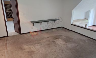 CASA EN RENTA CON JARDIN Y RECAMARA EN PLANTA BAJA