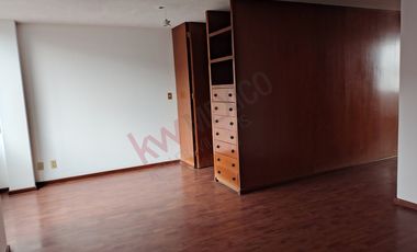CASA EN RENTA CON JARDIN Y RECAMARA EN PLANTA BAJA