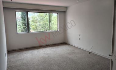 CASA EN RENTA CON JARDIN Y RECAMARA EN PLANTA BAJA