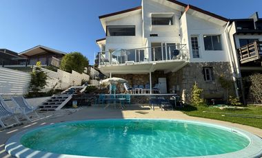 CASA 5D 3B CON PISCINA Y VISTA AL MAR EN REÑACA