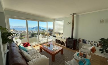 CASA 5D 3B CON PISCINA Y VISTA AL MAR EN REÑACA