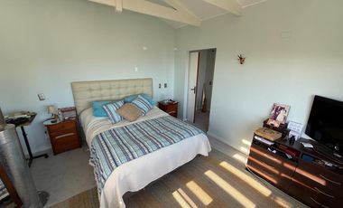 CASA 5D 3B CON PISCINA Y VISTA AL MAR EN REÑACA