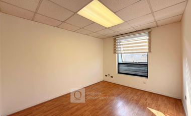 ARRIENDO OFICINA RECEPCION 1 PRIV 1 BAÑO CON ESTACIONAMIENTO