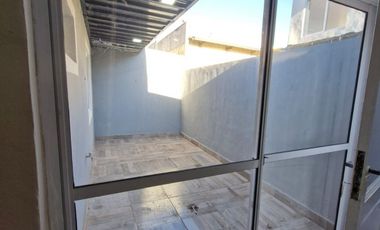 ALQUILER - WILDE. PH TIPO CASA DE 4 AMBIENTES CON PATIO  --- A ESTRENAR  ---