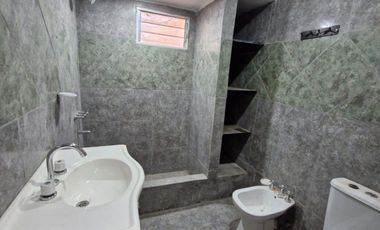ALQUILER - WILDE. PH TIPO CASA DE 4 AMBIENTES CON PATIO  --- A ESTRENAR  ---