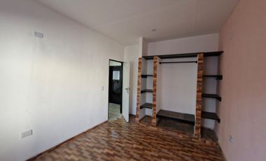 ALQUILER - WILDE. PH TIPO CASA DE 4 AMBIENTES CON PATIO  --- A ESTRENAR  ---