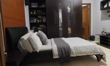Dijual Rumah Mewah Full Furnished strategis di Taman Century 1 Pekayon