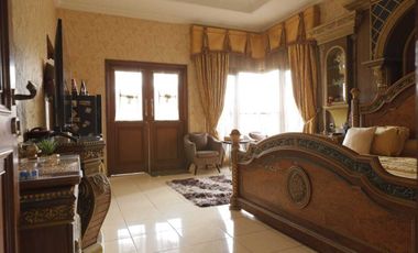Dijual Rumah Mewah Full Furnished strategis di Taman Century 1 Pekayon