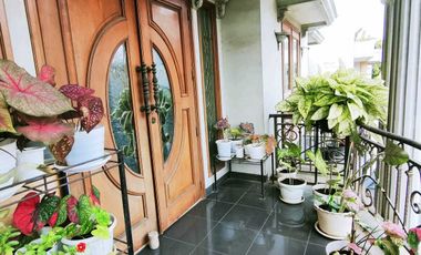 Dijual Rumah Mewah Full Furnished strategis di Taman Century 1 Pekayon