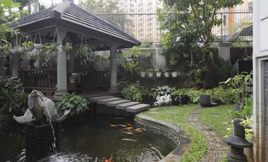 Dijual Rumah Mewah Full Furnished strategis di Taman Century 1 Pekayon
