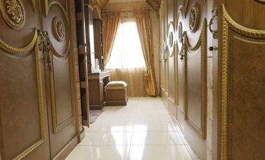 Dijual Rumah Mewah Full Furnished strategis di Taman Century 1 Pekayon