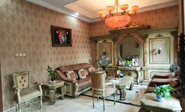 Dijual Rumah Mewah Full Furnished strategis di Taman Century 1 Pekayon