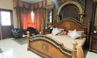 Dijual Rumah Mewah Full Furnished strategis di Taman Century 1 Pekayon