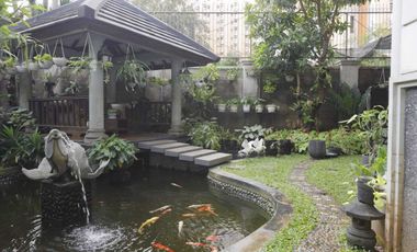 Dijual Rumah Mewah Full Furnished strategis di Taman Century 1 Pekayon