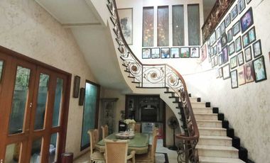 Dijual Rumah Mewah Full Furnished strategis di Taman Century 1 Pekayon