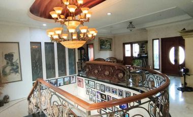 Dijual Rumah Mewah Full Furnished strategis di Taman Century 1 Pekayon