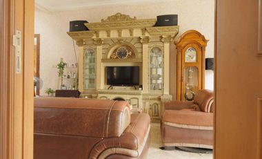 Dijual Rumah Mewah Full Furnished strategis di Taman Century 1 Pekayon