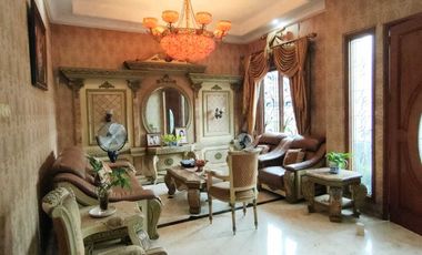 Dijual Rumah Mewah Full Furnished strategis di Taman Century 1 Pekayon