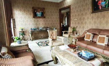 Dijual Rumah Mewah Full Furnished strategis di Taman Century 1 Pekayon
