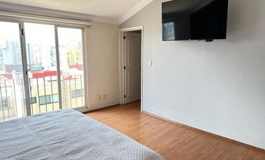 Casa en venta con doble filtro de seguridad junto a parque