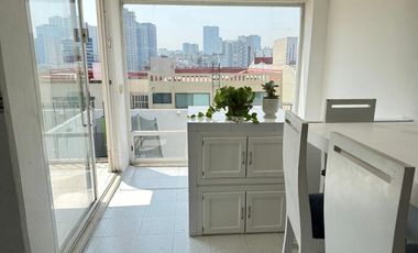 Casa en venta con doble filtro de seguridad junto a parque