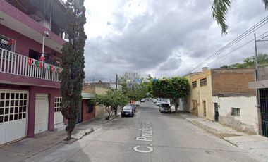 JVV - ADQUIERE TU CASA EN COL. ESPERANZA, GDL, JAL.